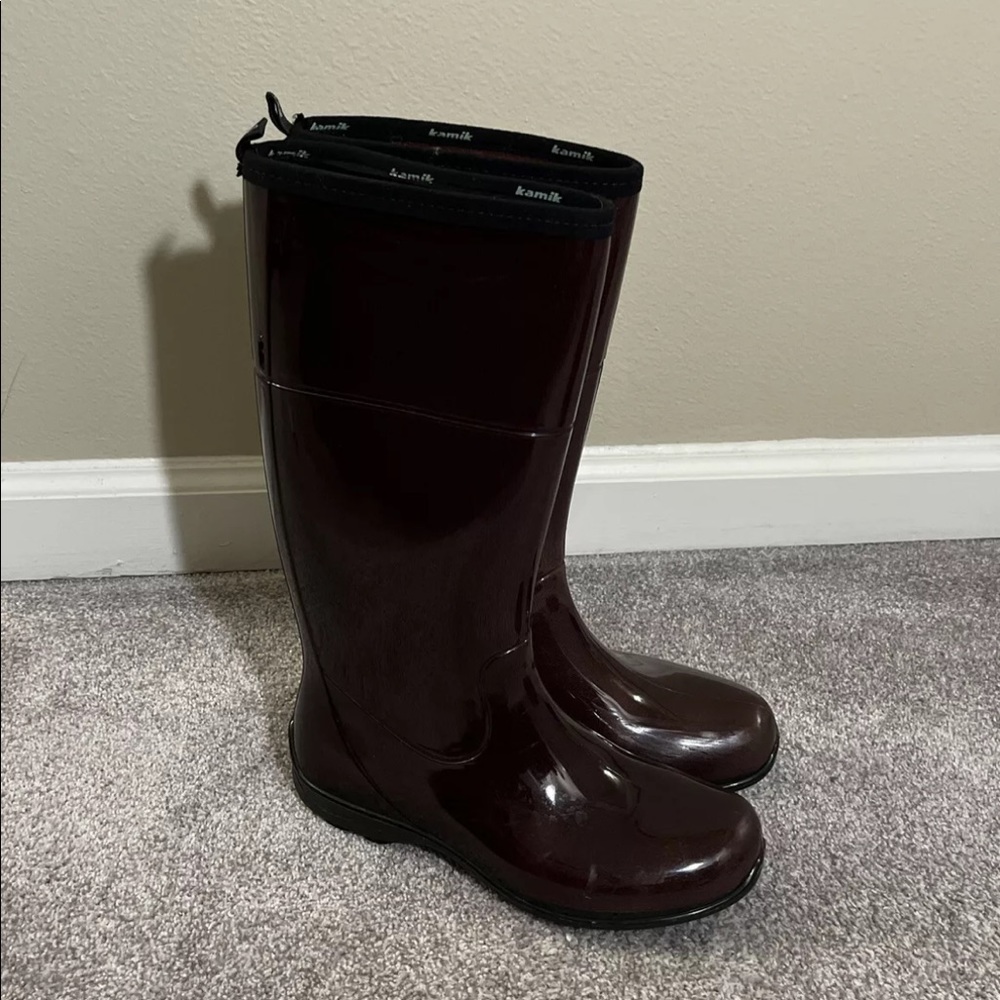 Kamik Heidi Womens 9 Waterproof Rain Boots Shiny Burgundy Calf High Pull On